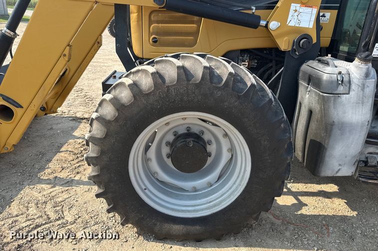 image for item ED4412 Challenger MT565B MFWD tractor