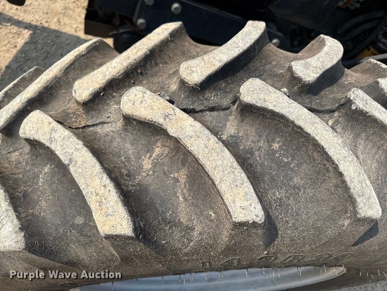 image for item ED4412 Challenger MT565B MFWD tractor