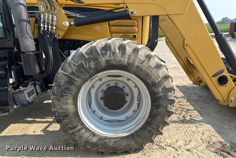 image for item ED4412 Challenger MT565B MFWD tractor