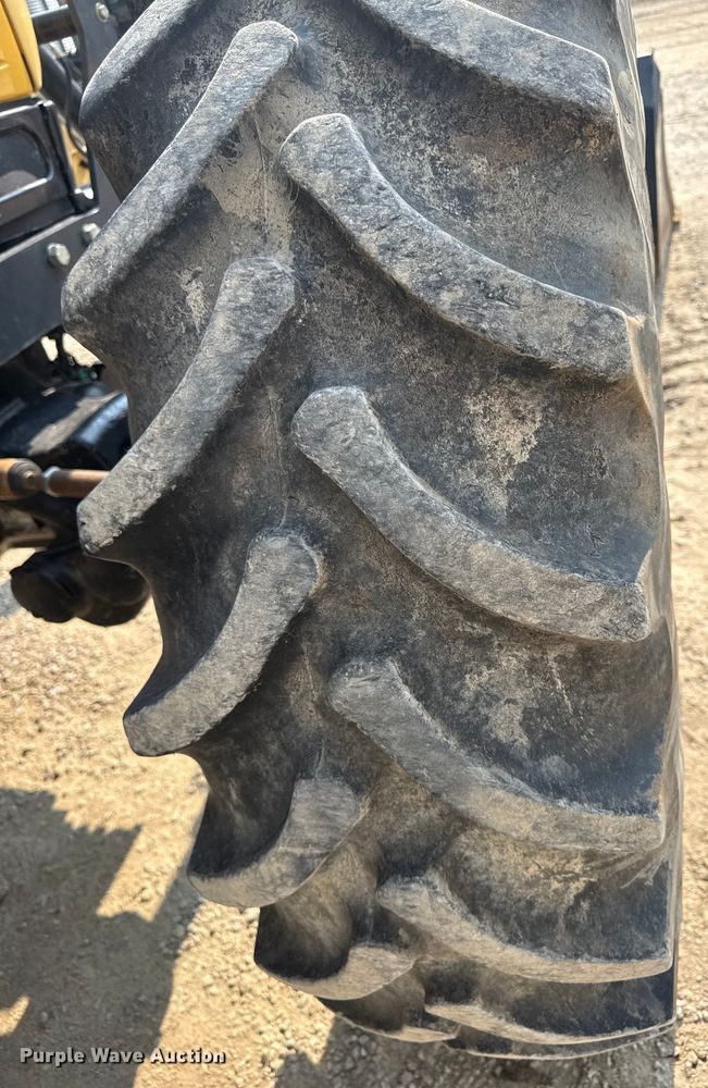 image for item ED4412 Challenger MT565B MFWD tractor