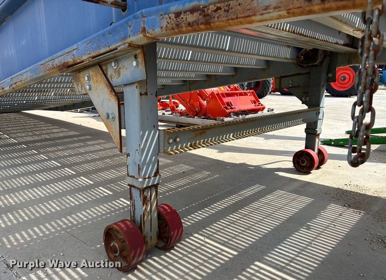 image for item EE3950 Loading dock