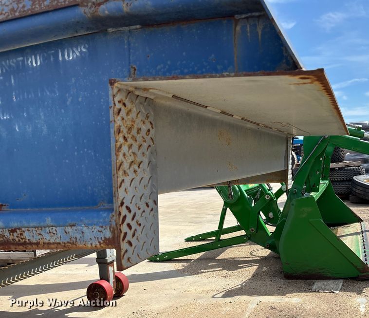 image for item EE3950 Loading dock