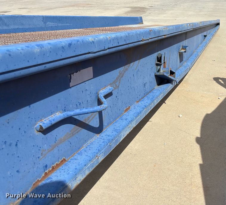 image for item EE3950 Loading dock