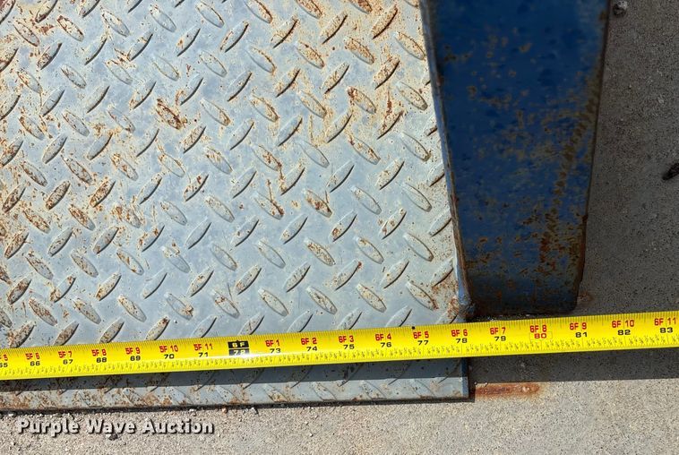 image for item EE3950 Loading dock