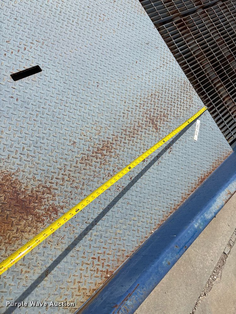 image for item EE3950 Loading dock