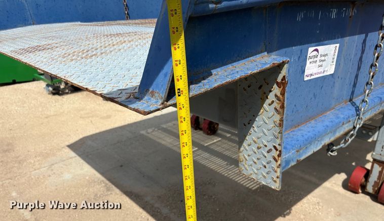 image for item EE3950 Loading dock