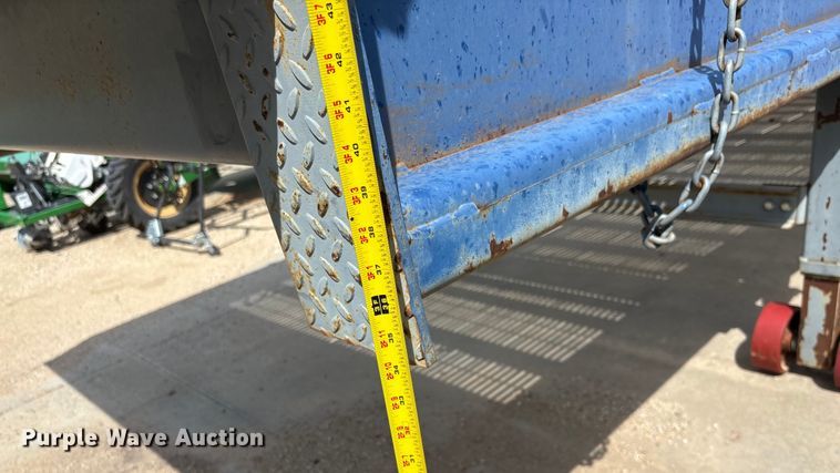 image for item EE3950 Loading dock