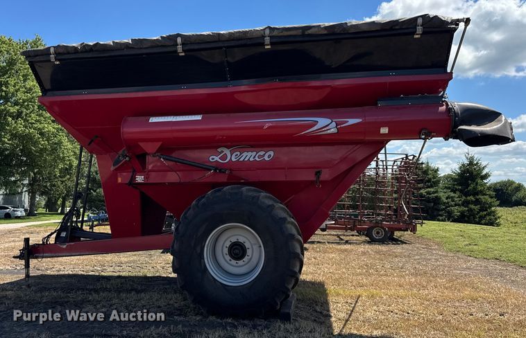 image for item EF2161 Demco 1050 grain cart