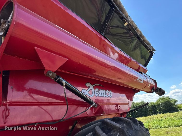 image for item EF2161 Demco 1050 grain cart