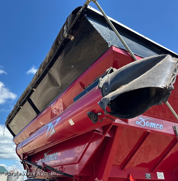 image for item EF2161 Demco 1050 grain cart