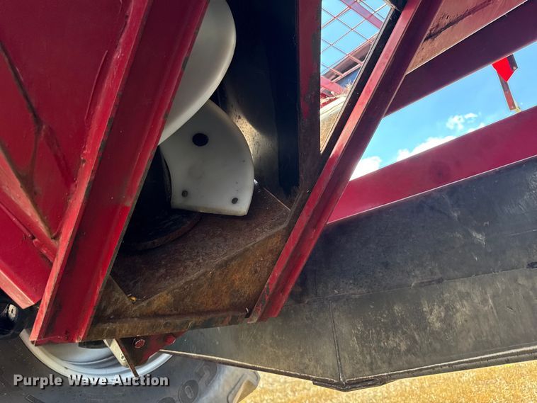 image for item EF2161 Demco 1050 grain cart