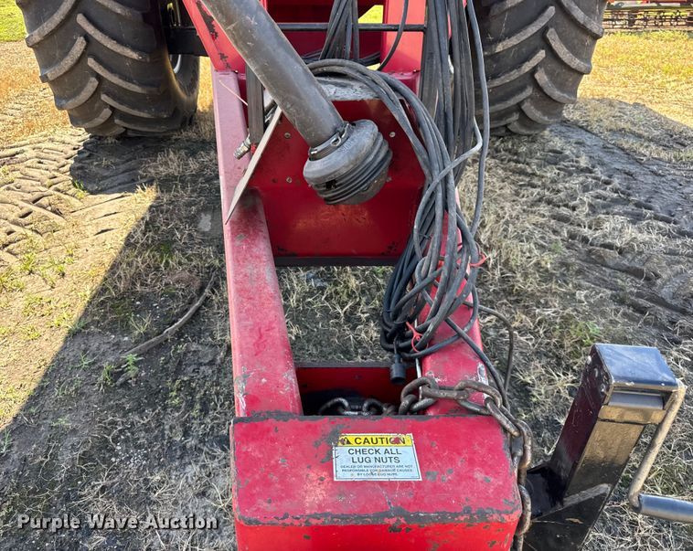 image for item EF2161 Demco 1050 grain cart