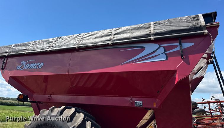 image for item EF2161 Demco 1050 grain cart