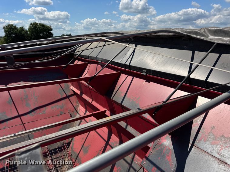 image for item EF2161 Demco 1050 grain cart