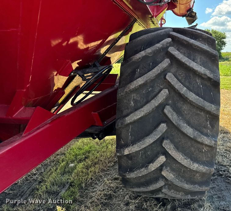 image for item EF2161 Demco 1050 grain cart