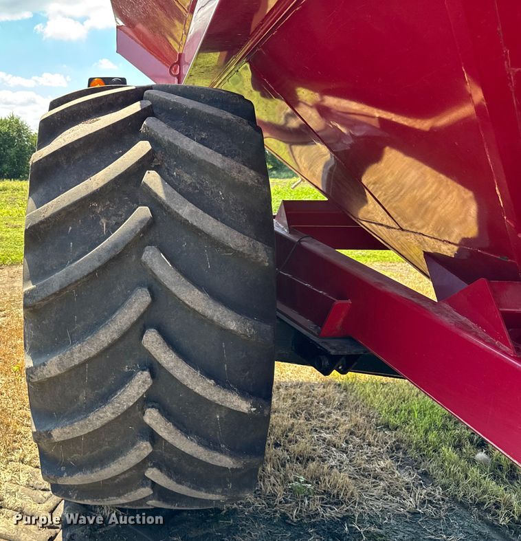 image for item EF2161 Demco 1050 grain cart