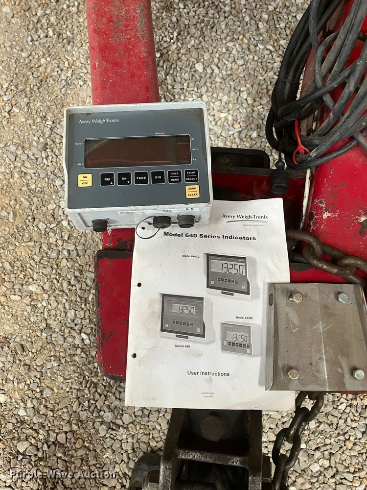 image for item EF2161 Demco 1050 grain cart