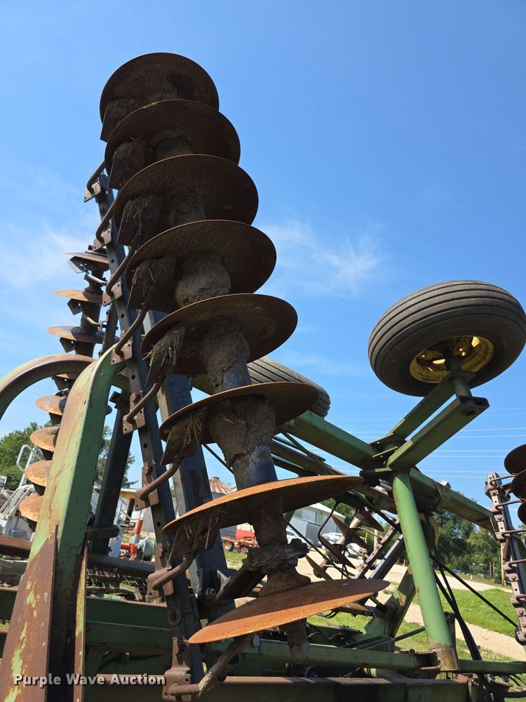 image for item EF3686 John Deere  235 double off-set disk