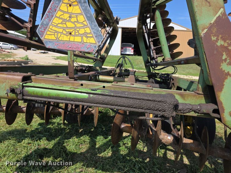 image for item EF3686 John Deere  235 double off-set disk