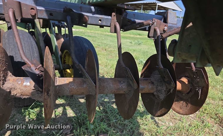 image for item EF3686 John Deere  235 double off-set disk