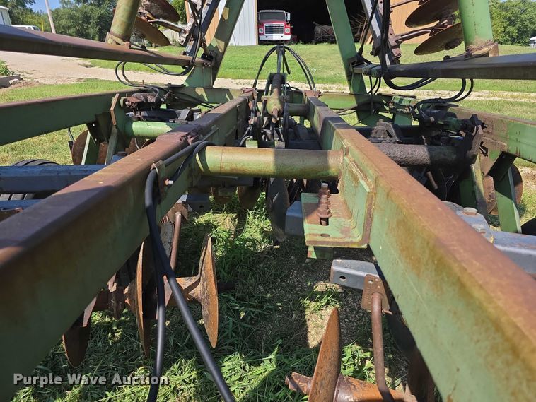 image for item EF3686 John Deere  235 double off-set disk