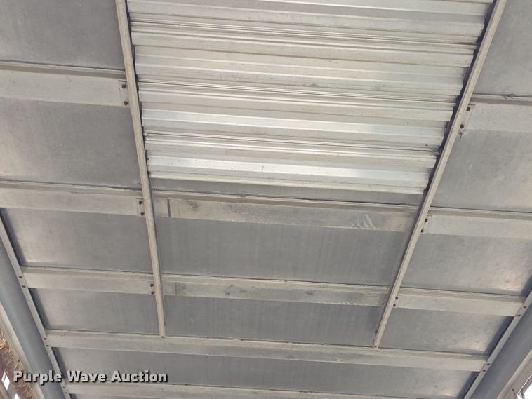 image for item EF3687 1977 Wilson AL700  livestock trailer