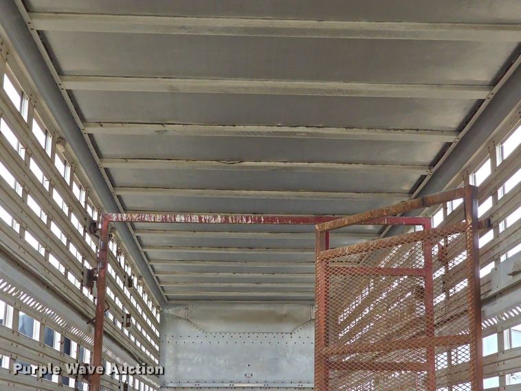 image for item EF3687 1977 Wilson AL700  livestock trailer