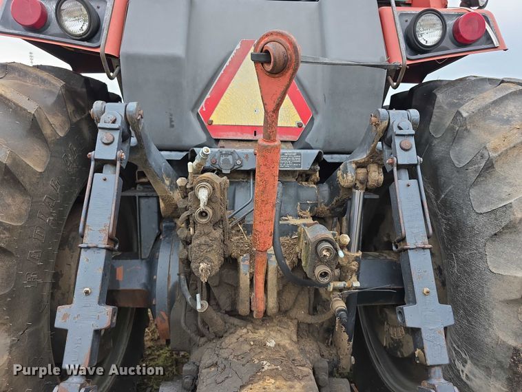 image for item EF3688 1982 International 5288 tractor