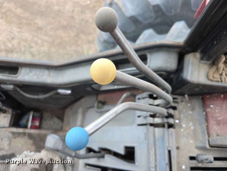 image for item EF3688 1982 International 5288 tractor