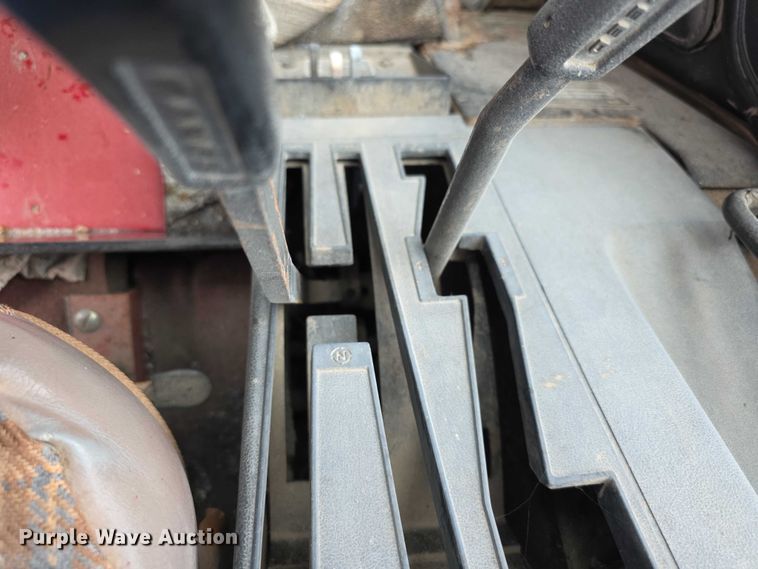 image for item EF3688 1982 International 5288 tractor