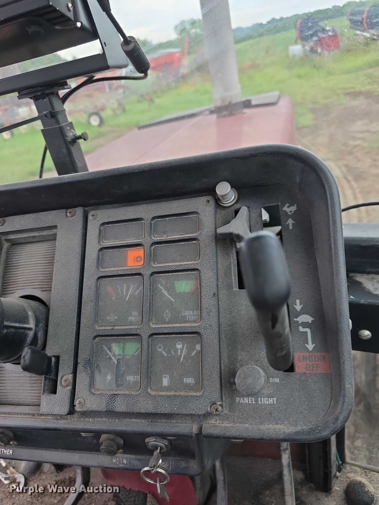 image for item EF3688 1982 International 5288 tractor