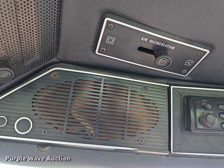 image for item EF3688 1982 International 5288 tractor