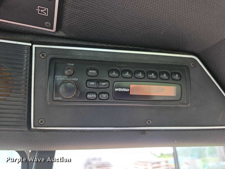 image for item EF3688 1982 International 5288 tractor