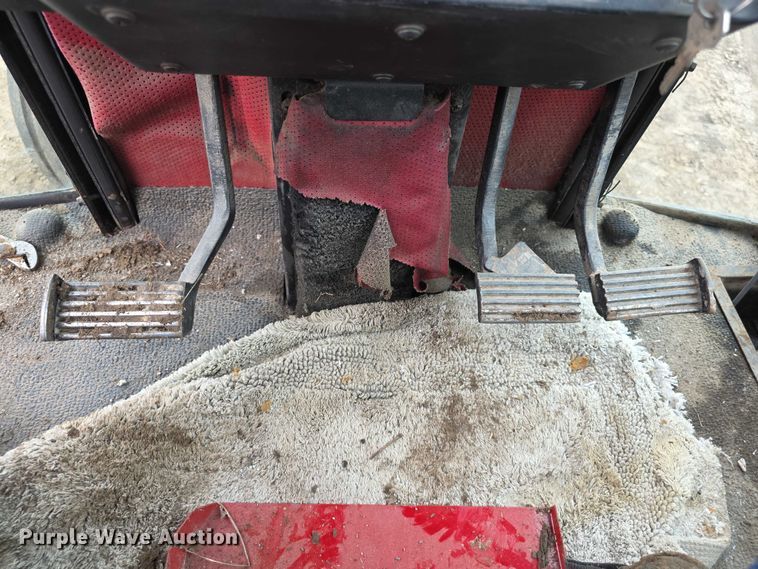 image for item EF3688 1982 International 5288 tractor