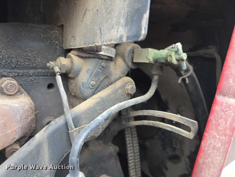 image for item EF3688 1982 International 5288 tractor