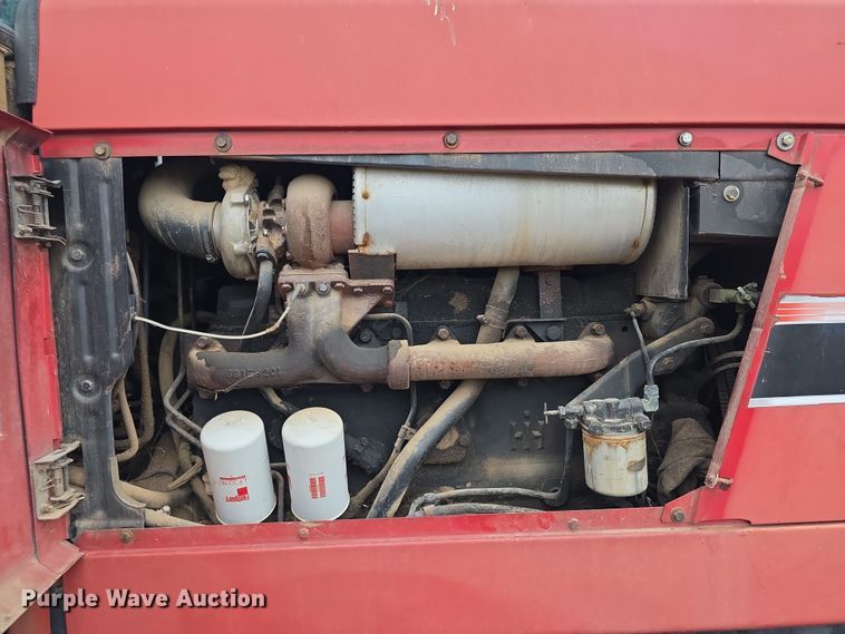 image for item EF3688 1982 International 5288 tractor