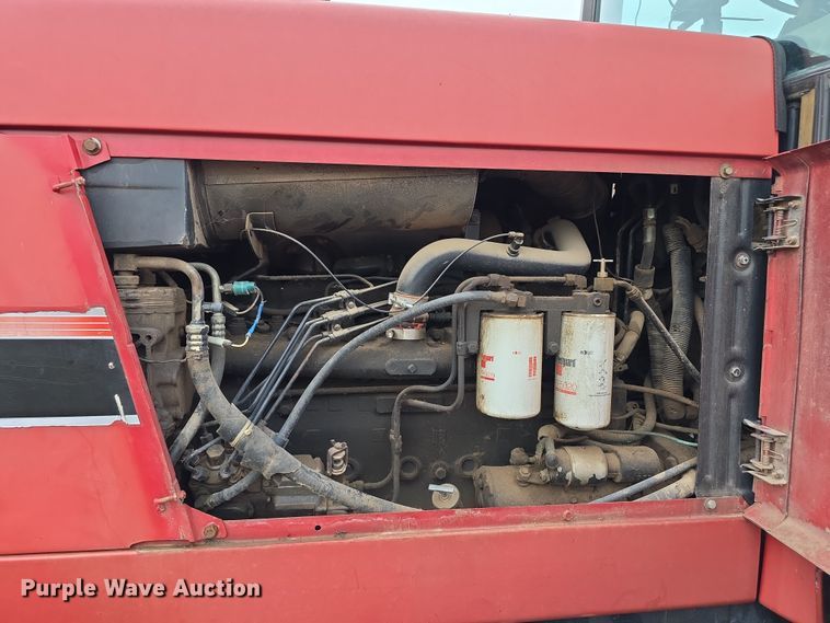 image for item EF3688 1982 International 5288 tractor