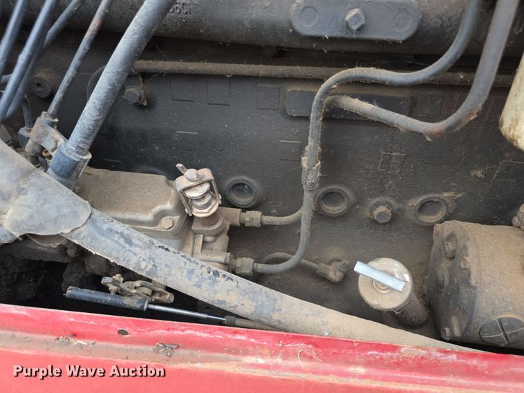 image for item EF3688 1982 International 5288 tractor