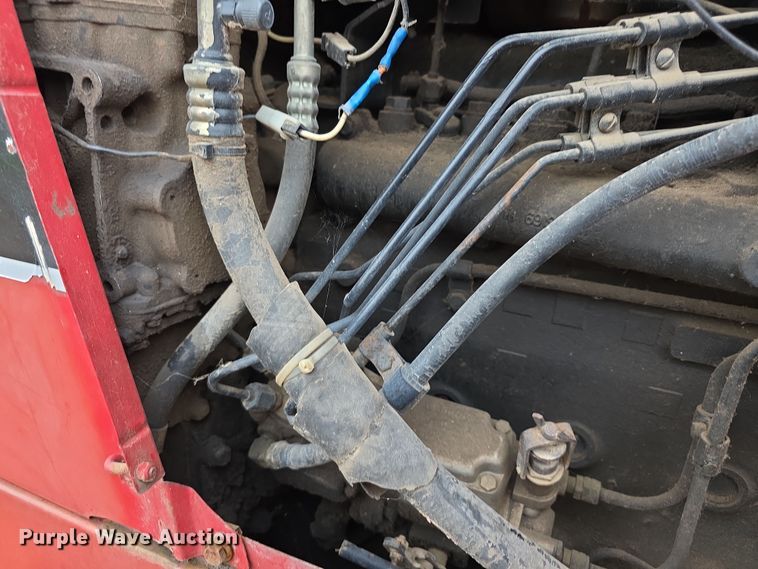 image for item EF3688 1982 International 5288 tractor