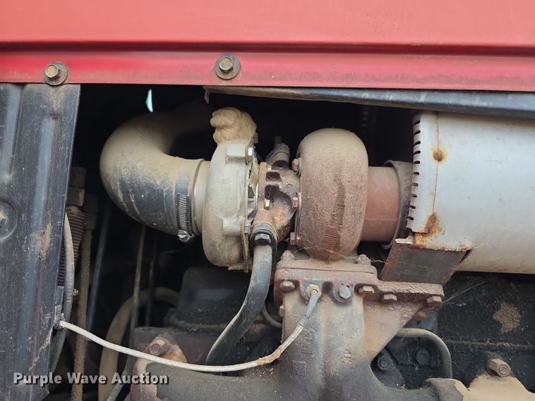 image for item EF3688 1982 International 5288 tractor