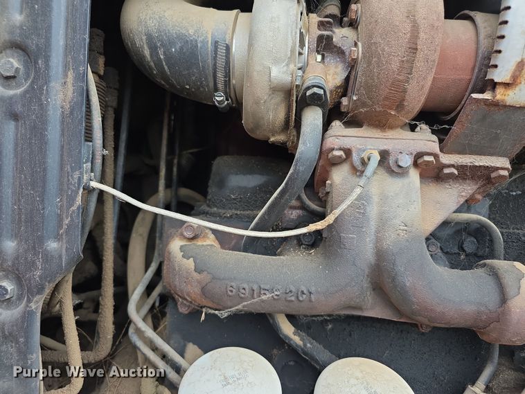 image for item EF3688 1982 International 5288 tractor