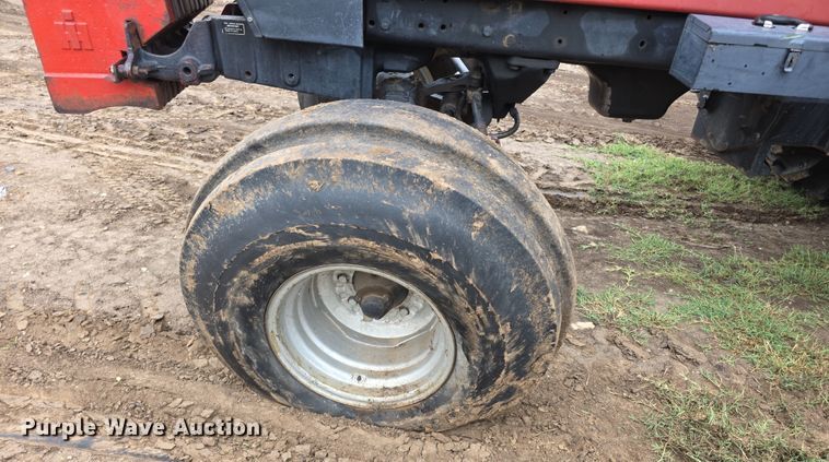 image for item EF3688 1982 International 5288 tractor