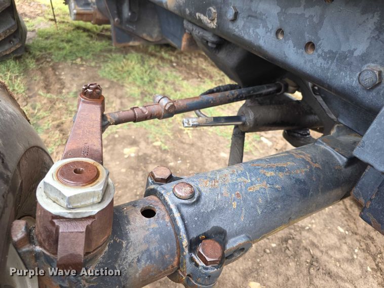 image for item EF3688 1982 International 5288 tractor