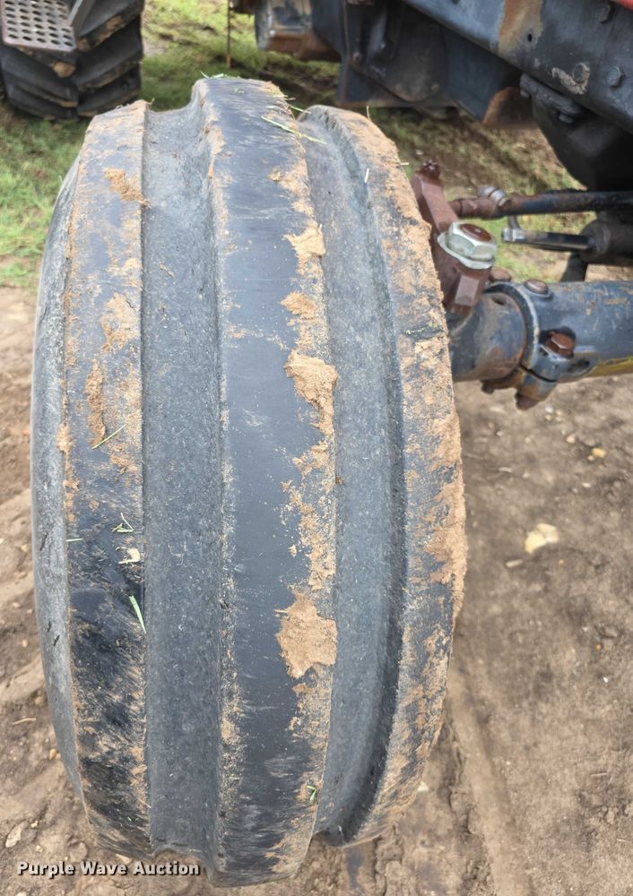 image for item EF3688 1982 International 5288 tractor