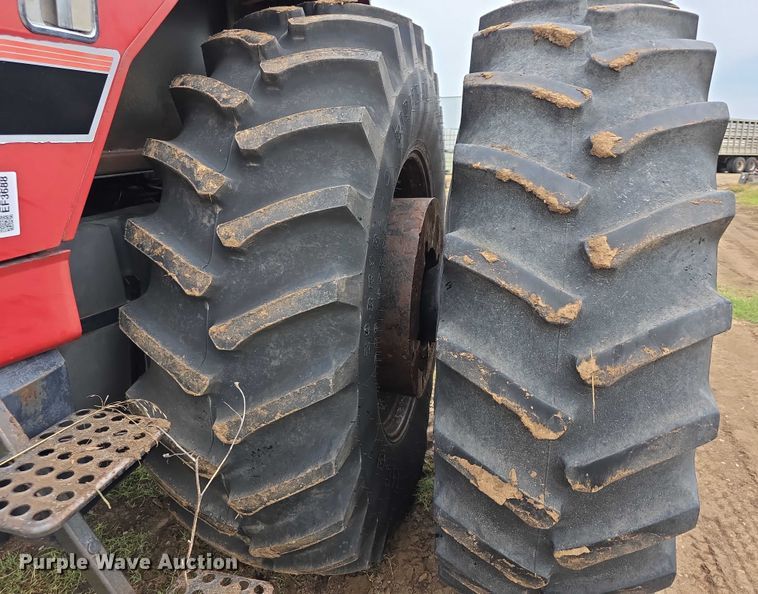 image for item EF3688 1982 International 5288 tractor