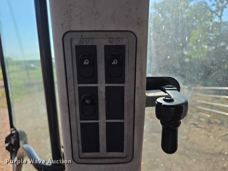 image for item EF3746 McCormick X10.75M MFWD tractor