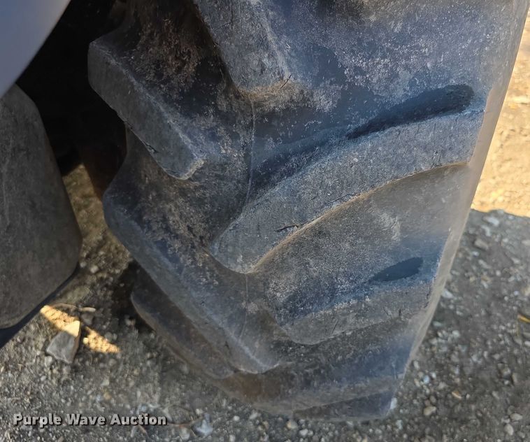 image for item EF3746 McCormick X10.75M MFWD tractor