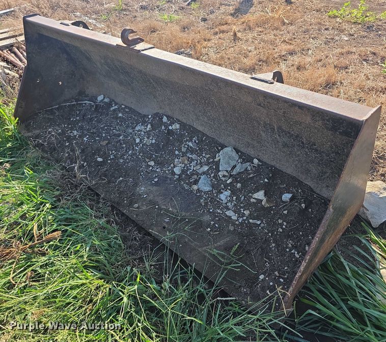 image for item EF3746 McCormick X10.75M MFWD tractor