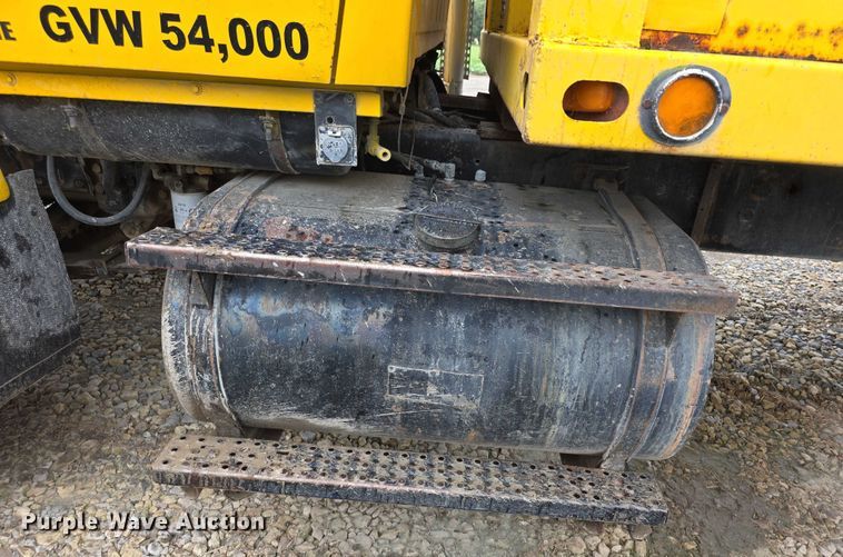 image for item EF3769 1991 Ford L8000 grain truck