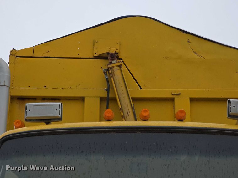 image for item EF3769 1991 Ford L8000 grain truck